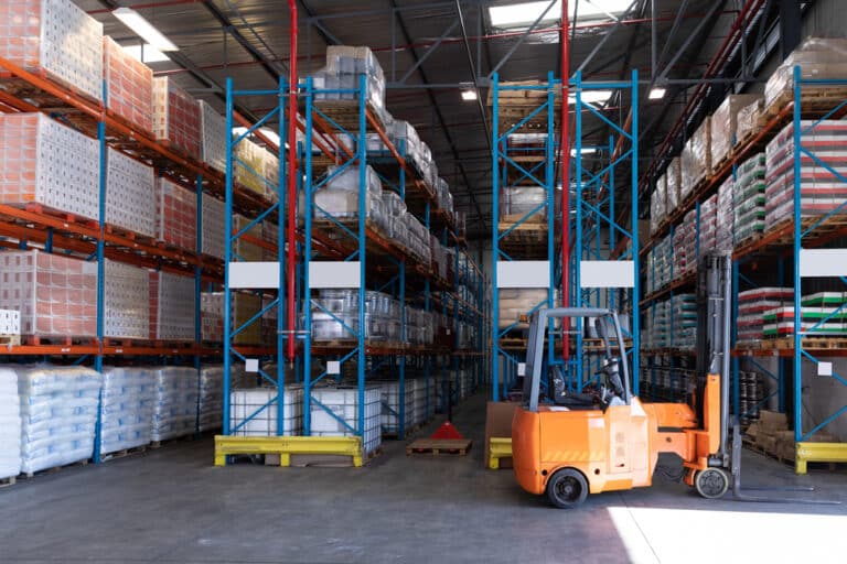 How Docking Warehouses Enhance Hassle-Free Food Distribution | B&B Food Services